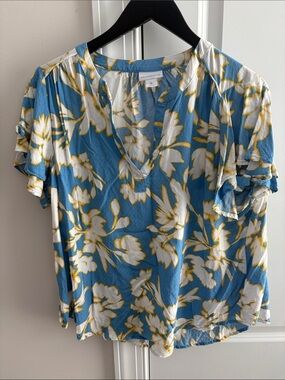 Liz Claiborne Blue Floral V-Neck Ruffle Sleeve Blouse